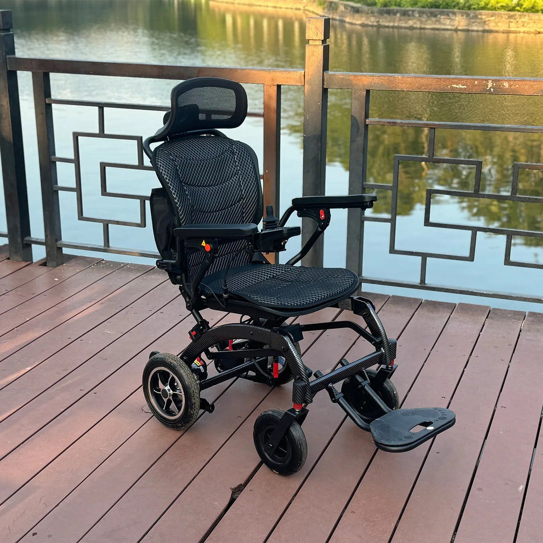 Powerful Lithium Rechargeable Controlled Lightweight 17.5kg Elderly Electric Wheelchair Brushless Motor Health Care Wheelchair